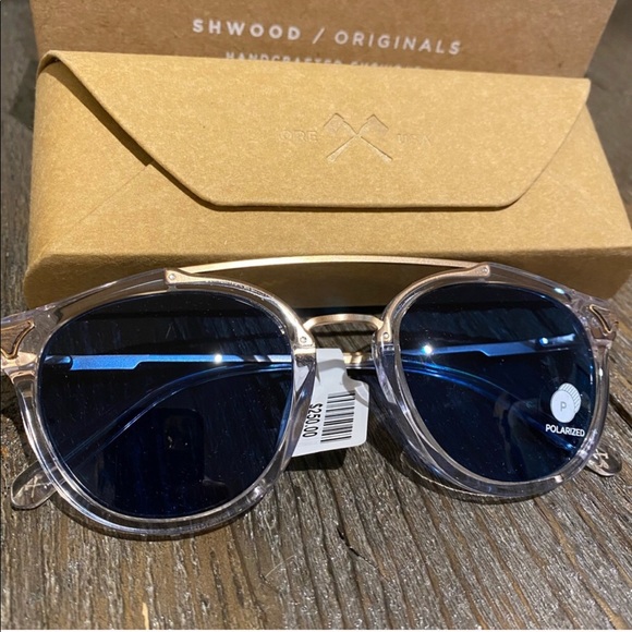 Round Clear Frame Sunglasses - Picture 5 of 6